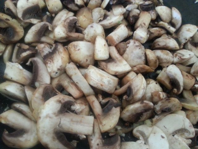 Saute mushrooms and garlic